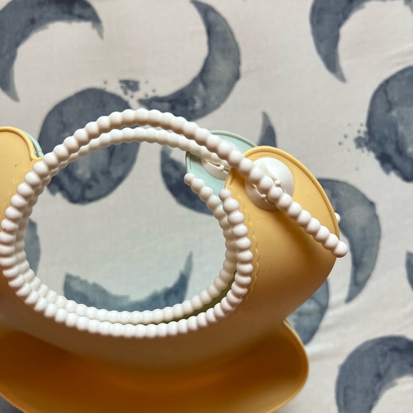 Baby Bjorn Bib Set - Yellow and Green - Picture 3 of 3